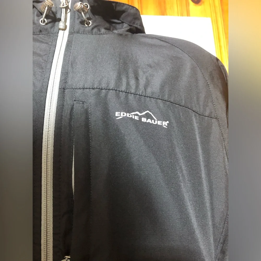 Eddie Bauer men’s or women’s Front Zip Adjustable Hood Black Lightweight Jacket